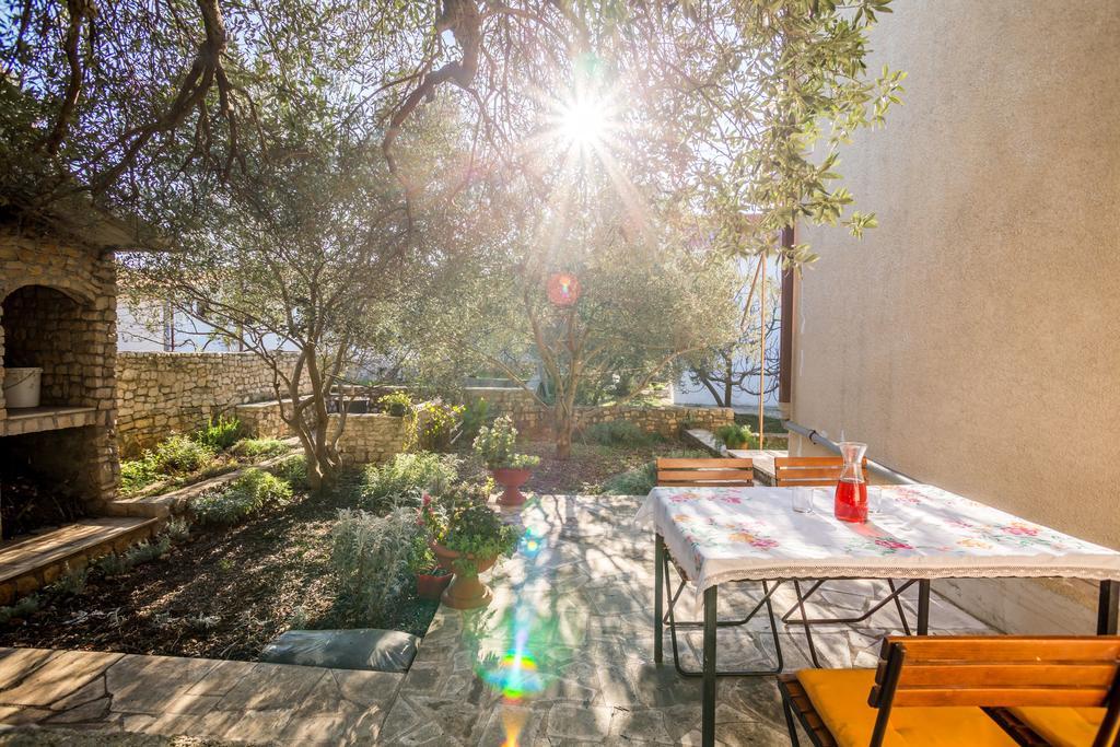 Apartment Srecko Vinišće 외부 사진